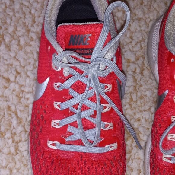 Nike Sneakers  - Picture 3 of 6